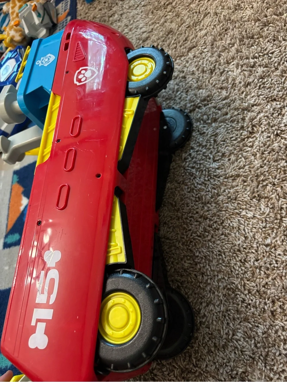 Paw patrol ship& chase with car